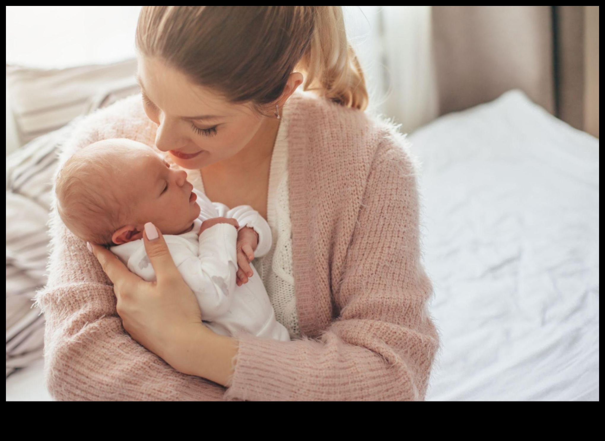 Αγκαλιά και φροντίδα: Χτίζοντας ισχυρούς δεσμούς για την υγιή ανάπτυξη του μωρού