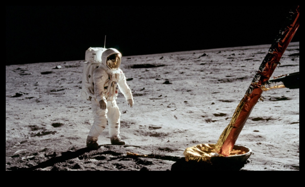 Περπάτημα σελήνης μέσα από την ιστορία Οι προσγειώσεις σελήνης της NASA 4 Σεληνιακή προσγείωση: Τα ιστορικά βήματα της NASA στην Ουράνια Επιφάνεια