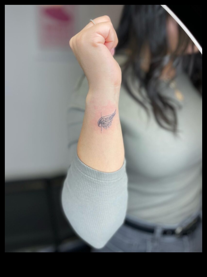 Τατουάζ καρπού με ψιθυριστά μελάνι που λένε μαγευτικές ιστορίες 4 Whispering Ink: Captivating Stories in Wrist Tattoos