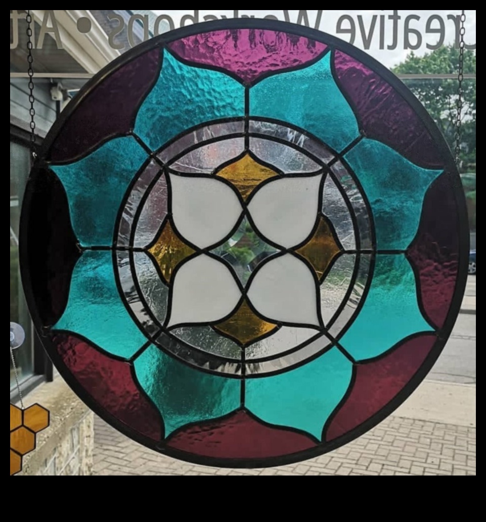 Τεχνικές χειροτεχνίας για την τέχνη του γυαλιού: Δημιουργία χρωματισμένων και συγχωνευμένων σχεδίων