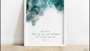 Digits in Ink: Chronicles Crafted on Your Elegante Unique Chic Canvases